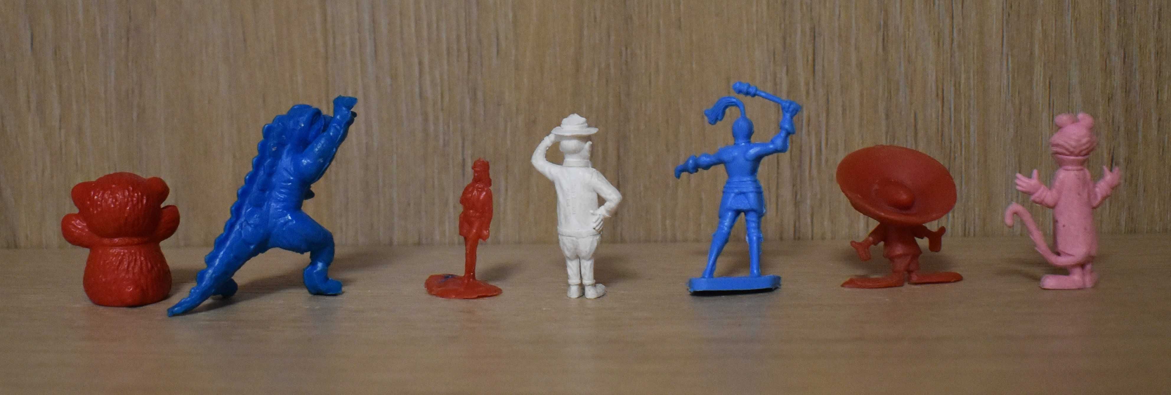 7 Figuras monocromáticas - (Lote 4)
