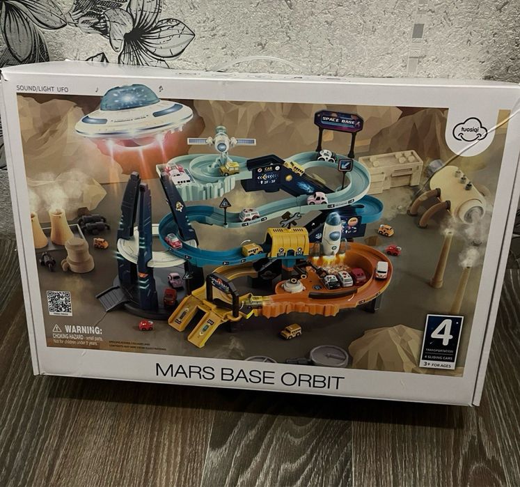 Трек парковка космическая станция с машинками, автотрек