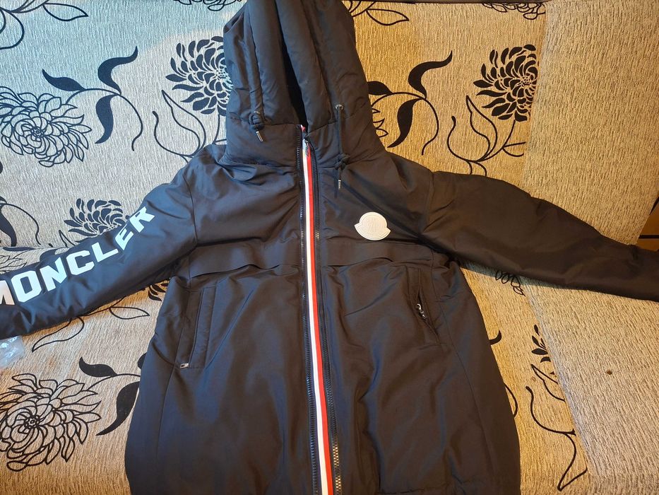 puchowa kurtka MONCLER rozmiar 3