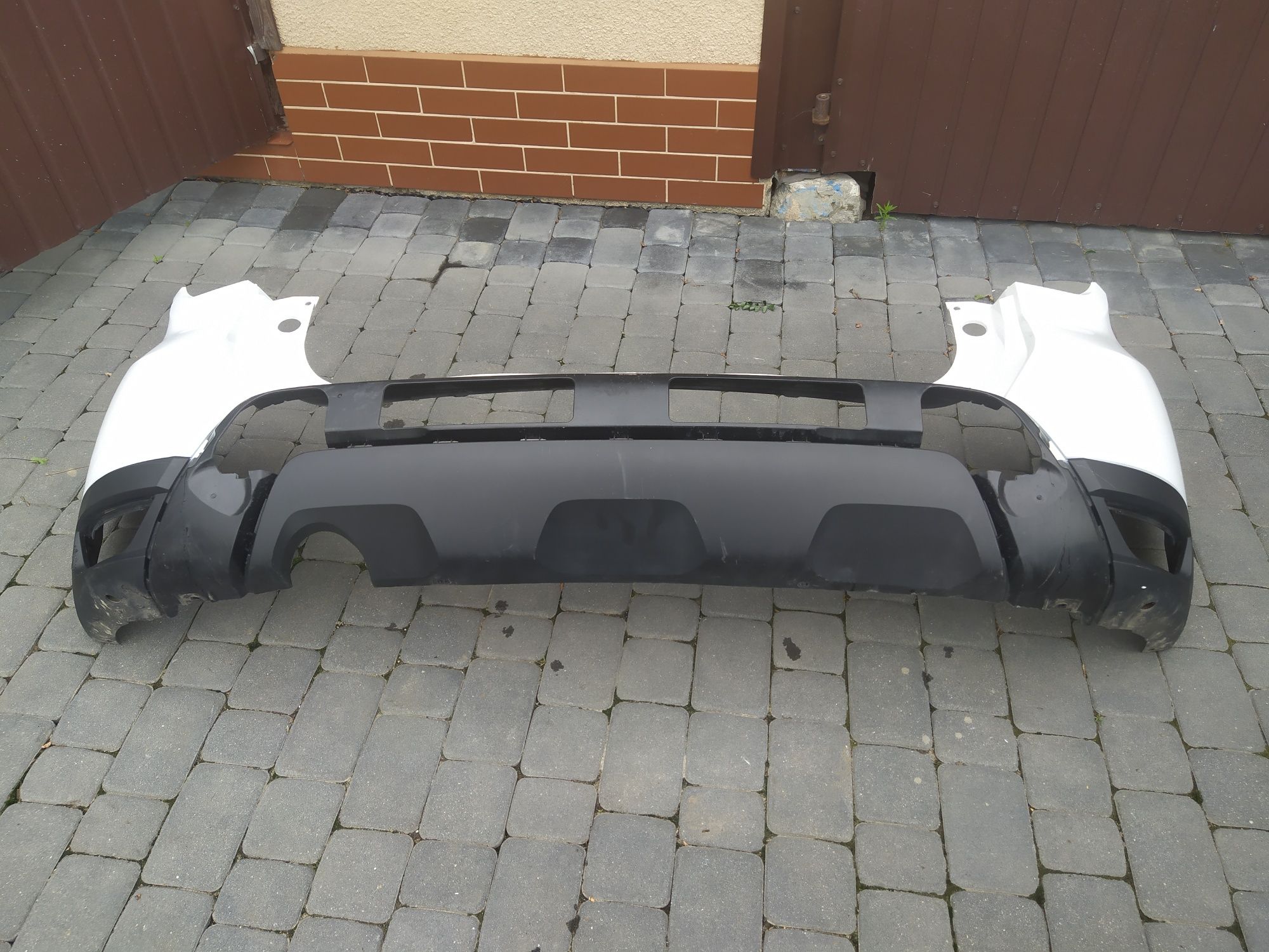 Zderzak tylny tył Dacia Duster 2 II 17-