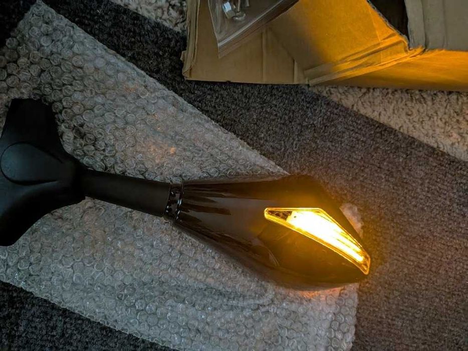 2x Lusterko lewe prawe motocykl skuter z kierunkowskazem LED czarne