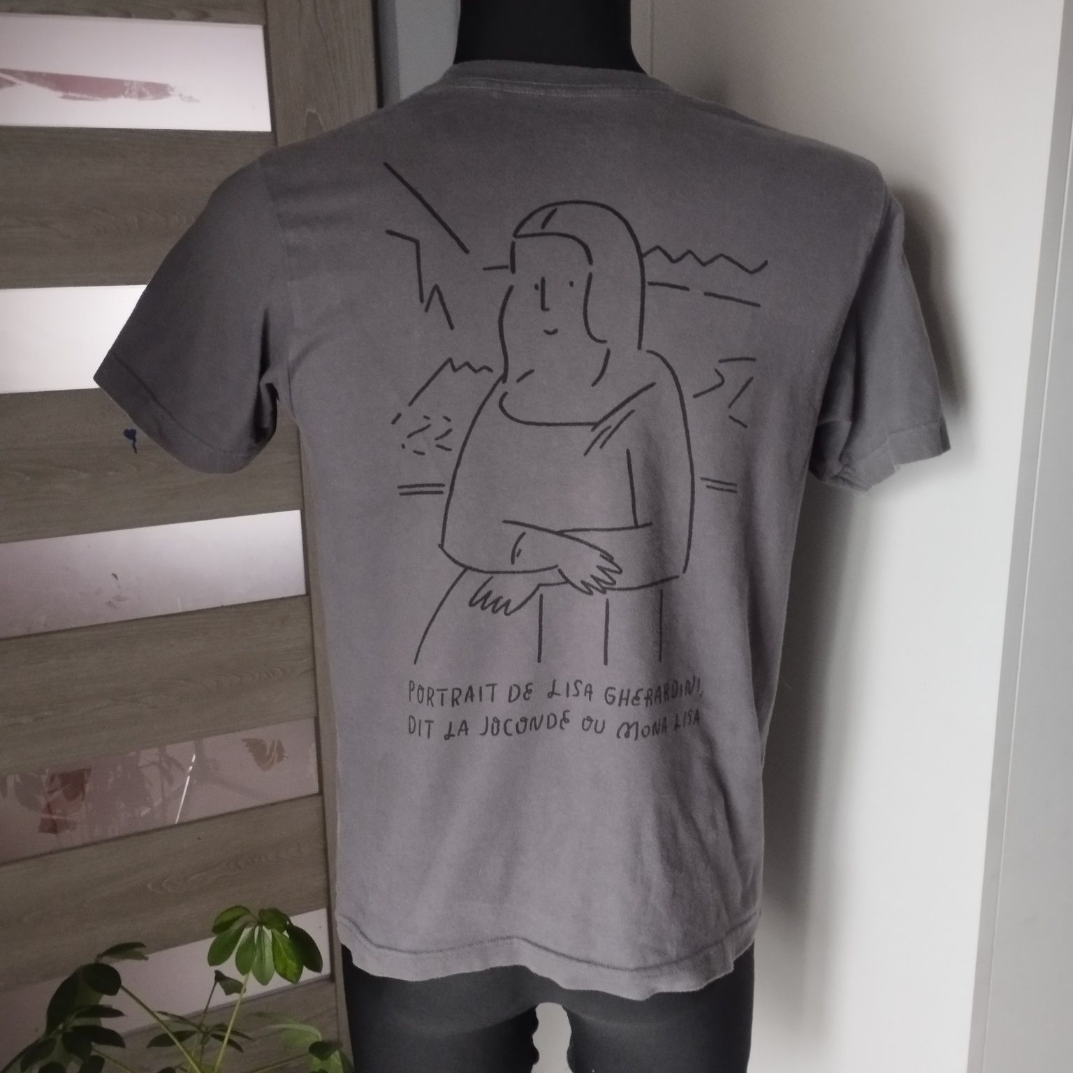 Koszulka męska Uniqlo XS Louvre x Yu Nagaba Mona Lisa szara