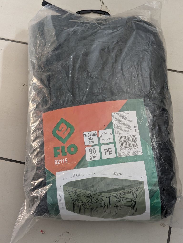 Pokrowiec ma stół i meble ogrodowej duży