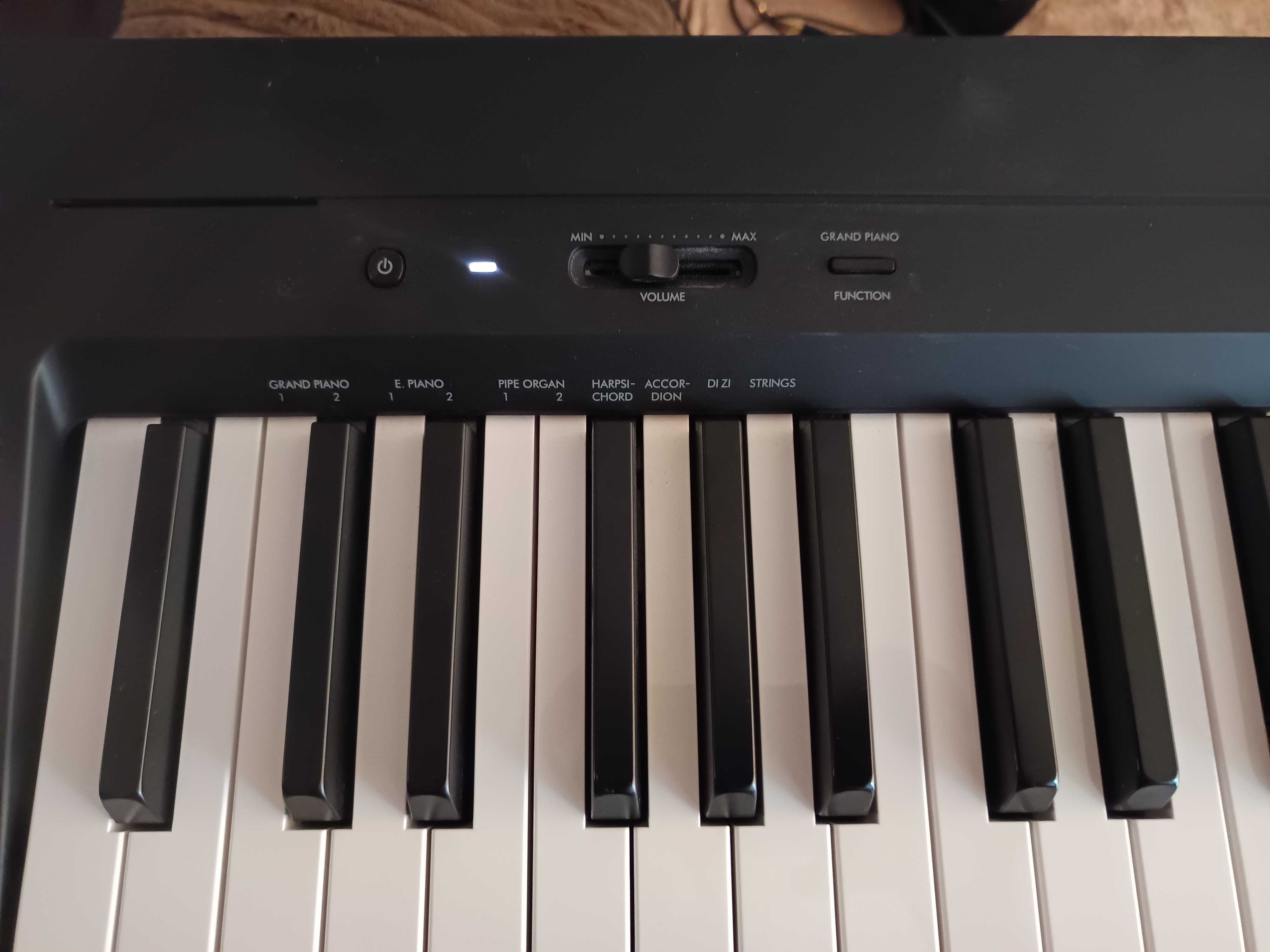 Pianino cyfrowe Yamaha P-145 stan b.dobry + słuchawki