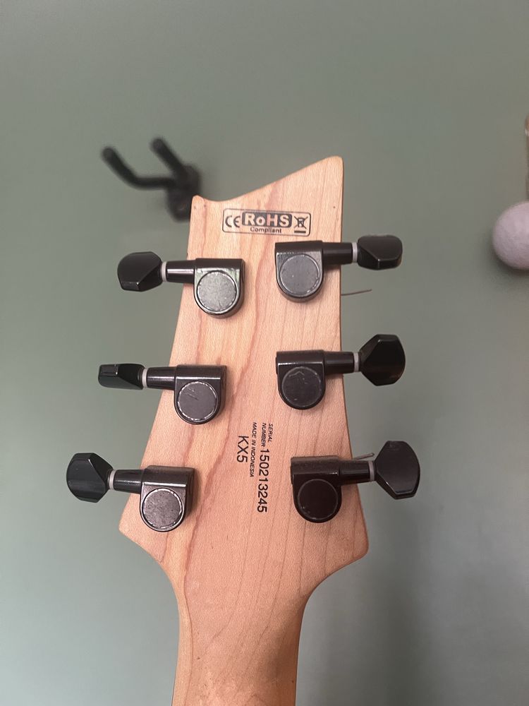 Gitara cort katana KX5 elektryczna biała plus wzmacniacz Laney LG20R