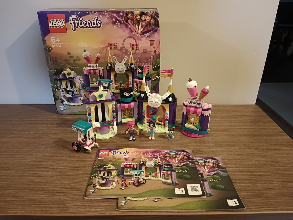 Magiczne stoiska w wesołym miasteczku LEGO friends 41687