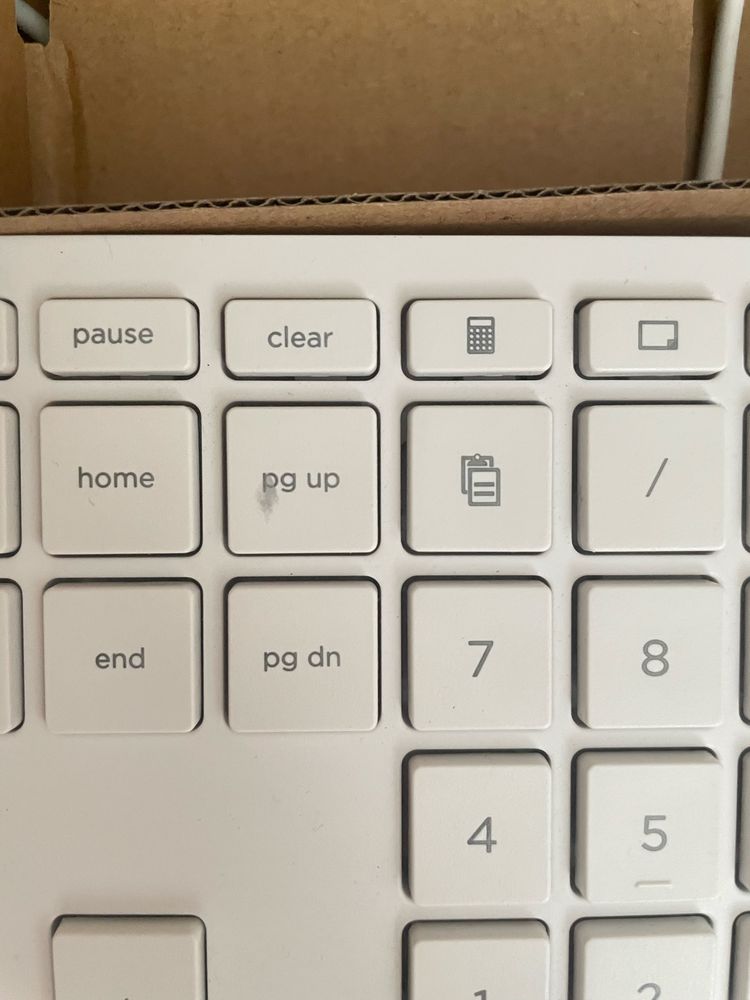 Моноблок HP Pavilion (1G1D7EA)