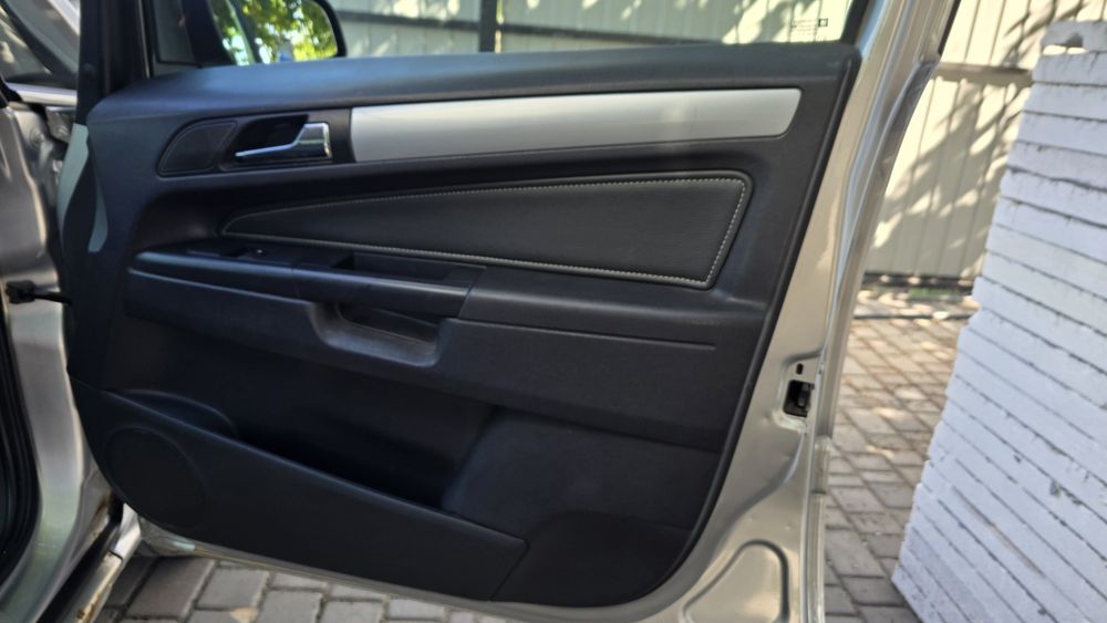 Opel Zafira B 1.9 CDTI Економна та простора сімейна

2

Машина