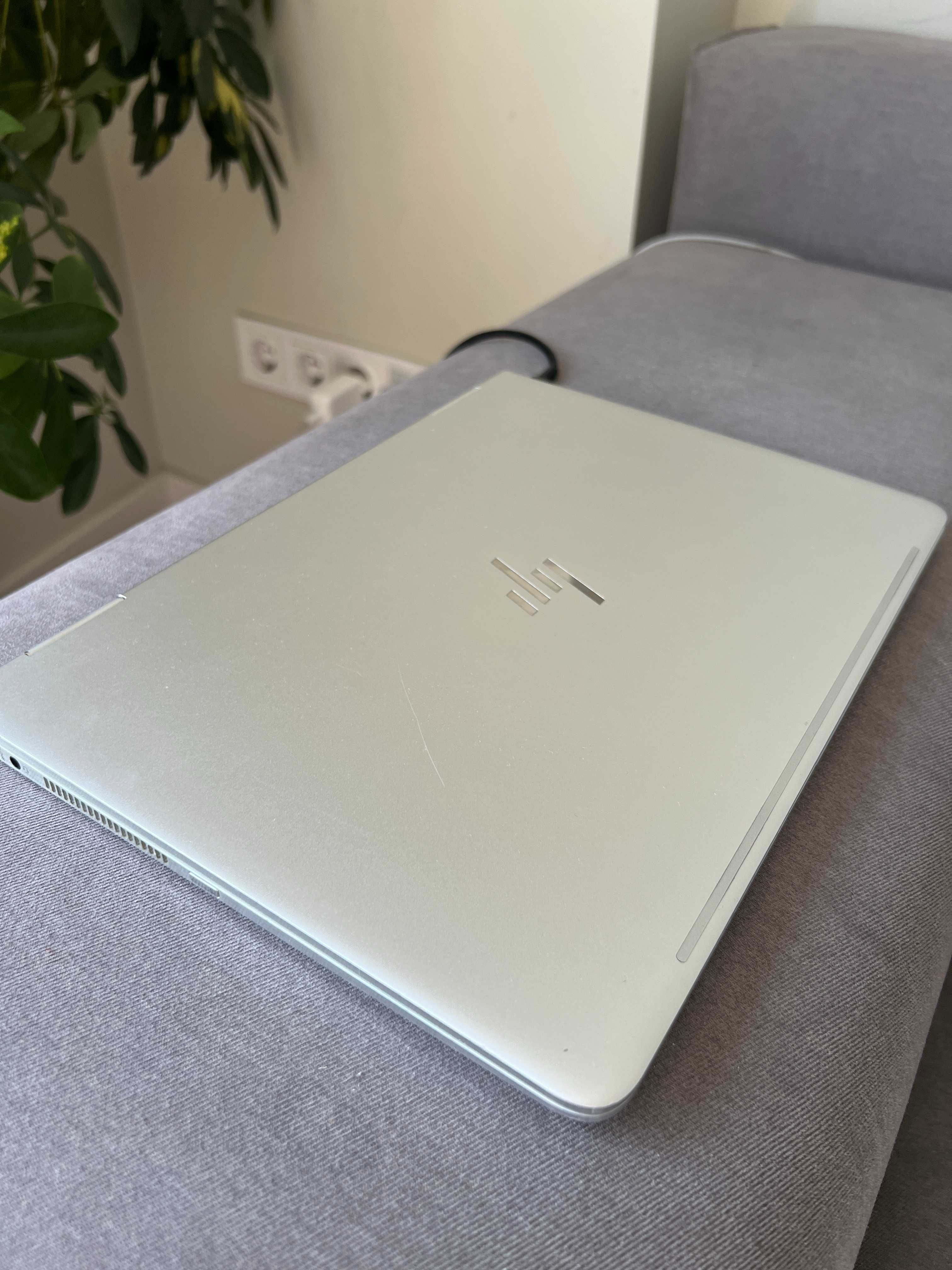 HP Spectre x360 13-w023dx