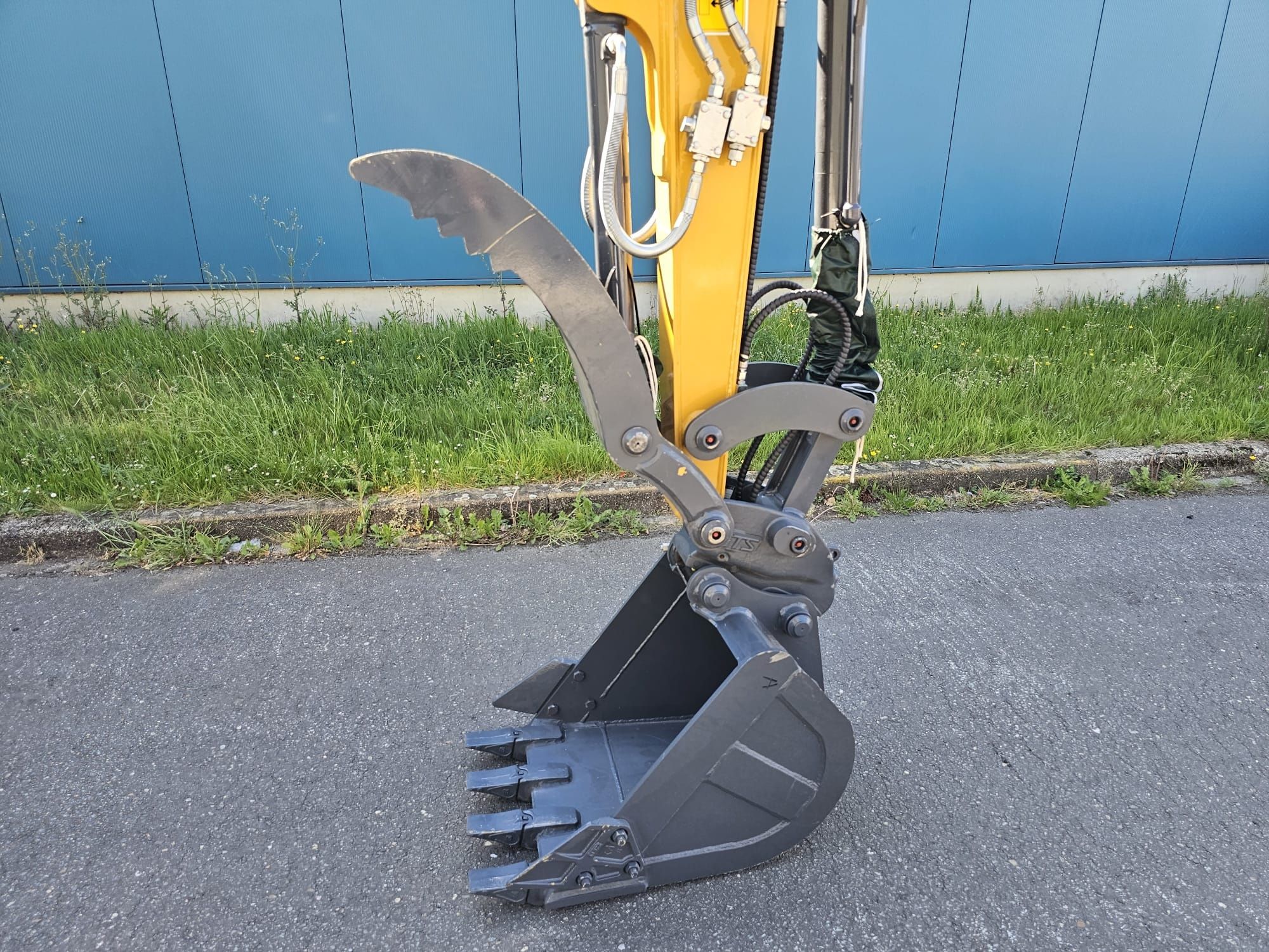 Mini giratória escavadora XCMG 4100kg Ano 2025