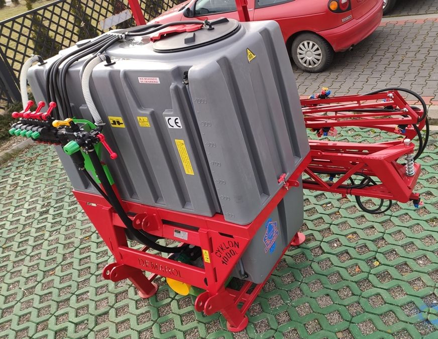 Opryskiwacz 400 litrów lanca 12m CYKLON szary opryskiwacze producent