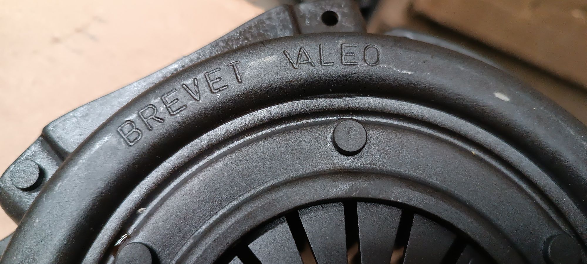 Fiat 126p docisk sprzęgła oryginalny Kożuchów Valeo na pierwszy monta