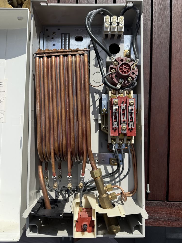 Podgrzewacz przepływowy Siemens DHT2100 – 21 kW, Made in Germany