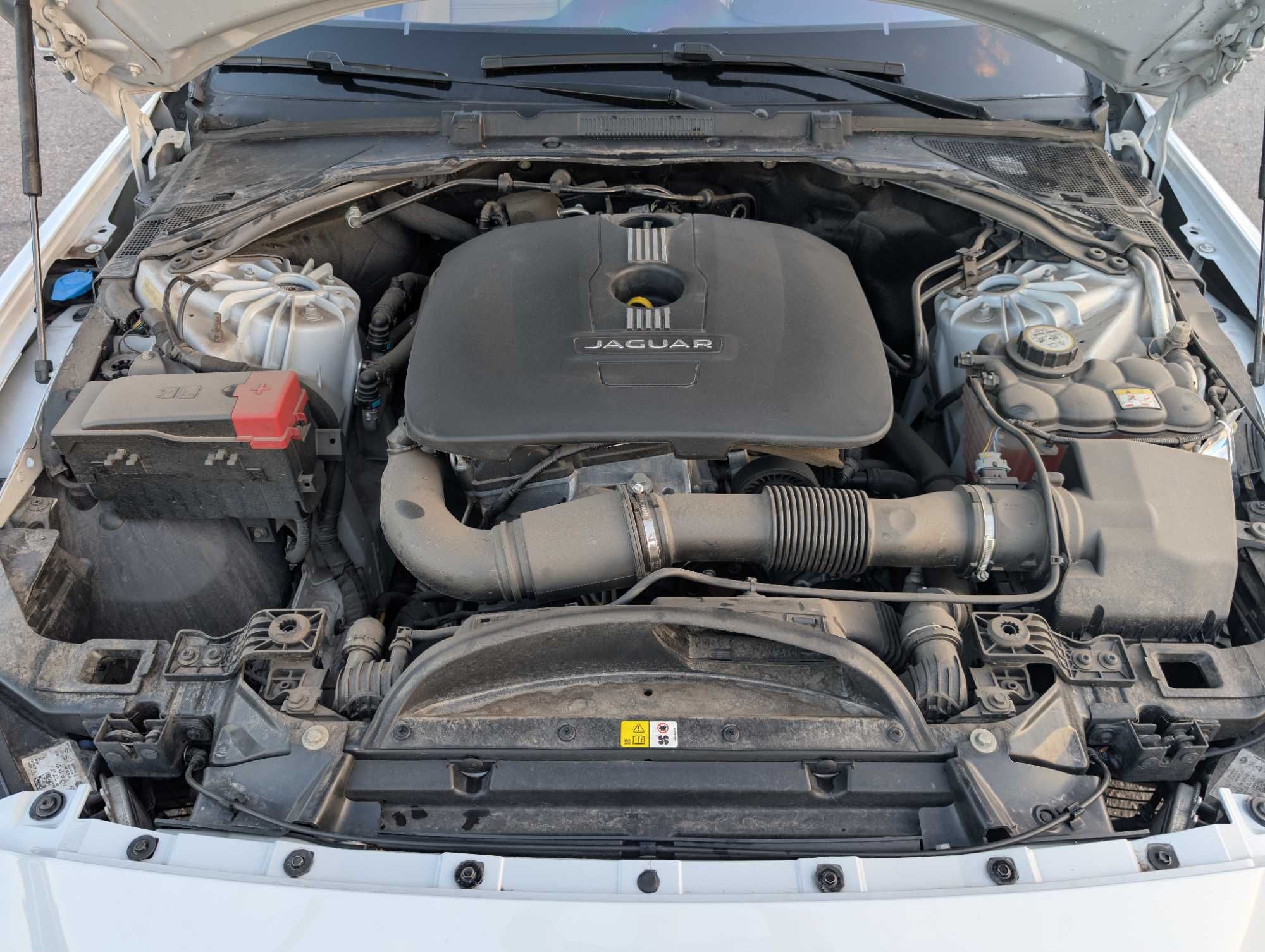 Jaguar XE 25t Prestige 2016