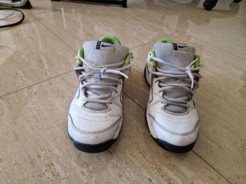 Ténis / Sapatilhas Nike brancos - tamanho 40 / 41