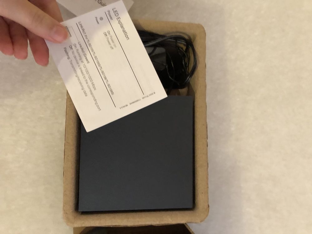 Desktop/wall-mount 8 entradas