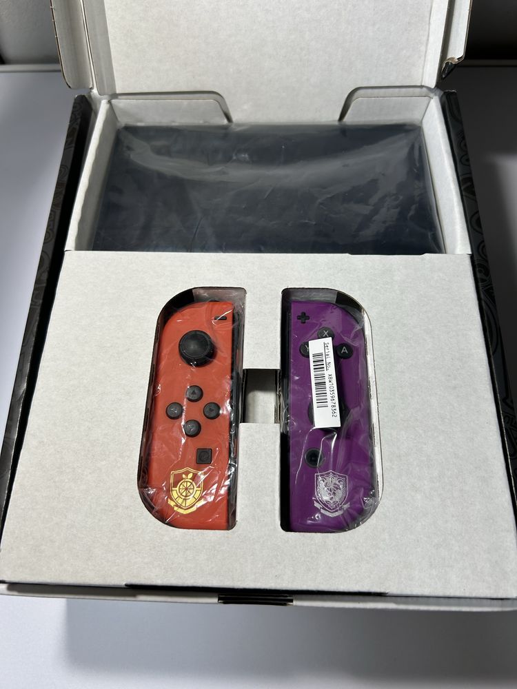 Nintendo Switch OLED Pokémon Scarlet & Violet – komplet + gra + etui