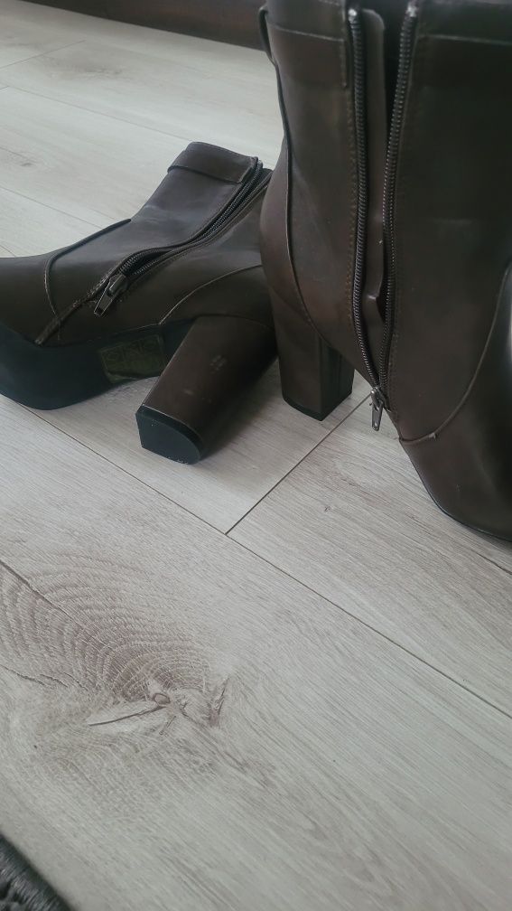 Buty damskie na obcasie nowe rozmiar 40