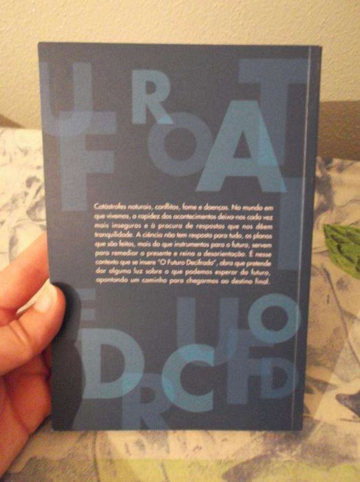 Livro "O Futuro Decifrado"