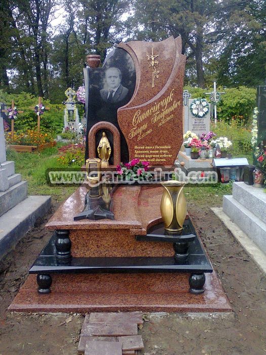 пам'ятники надмогильні