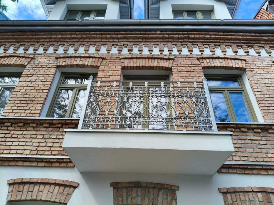 poręcz żeliwna balustrada tralka gusseiserne balustrade schody