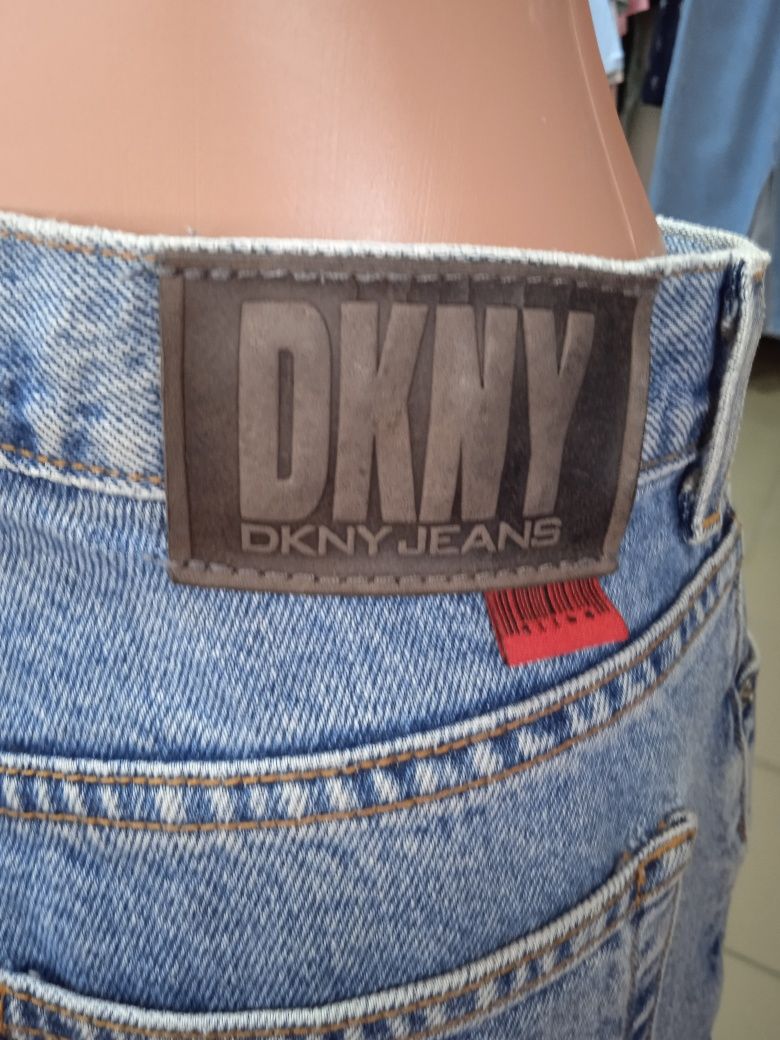 Джинсы DKNY. Высокая посадка.