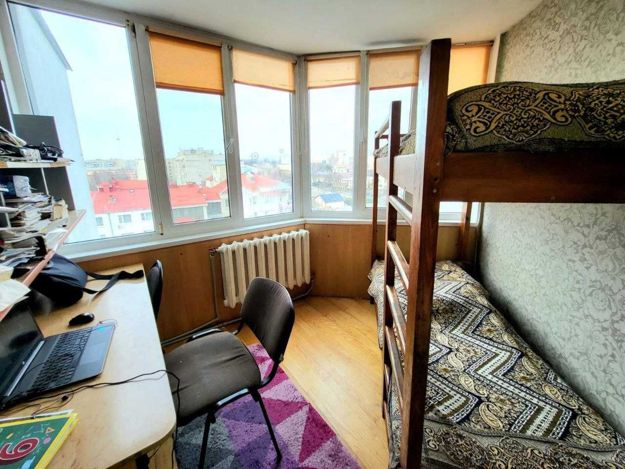 Продаж 4-кімнатної квартири, вул. Р. Скалецького