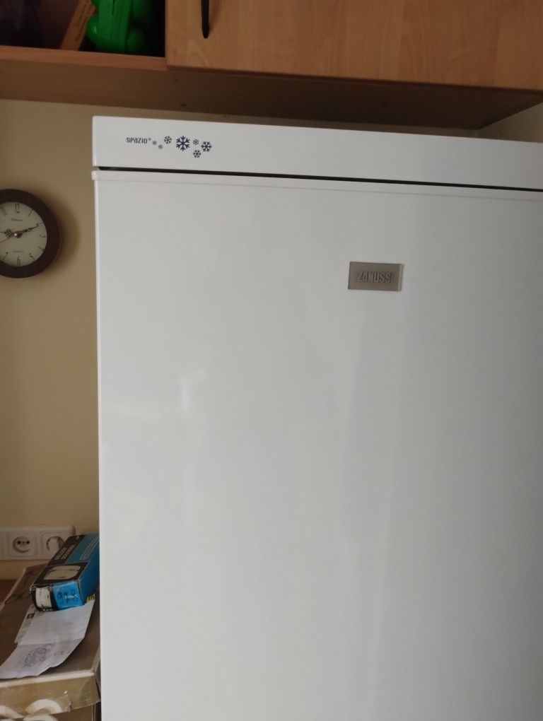 Продам полку для холодильника zanussi