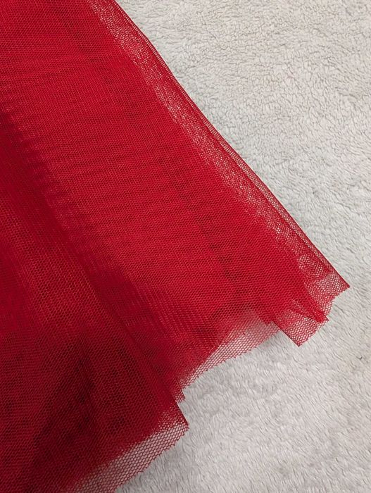 Czerwona świąteczna tiulowa sukienka w gwiazdki cekiny 128 jak nowa