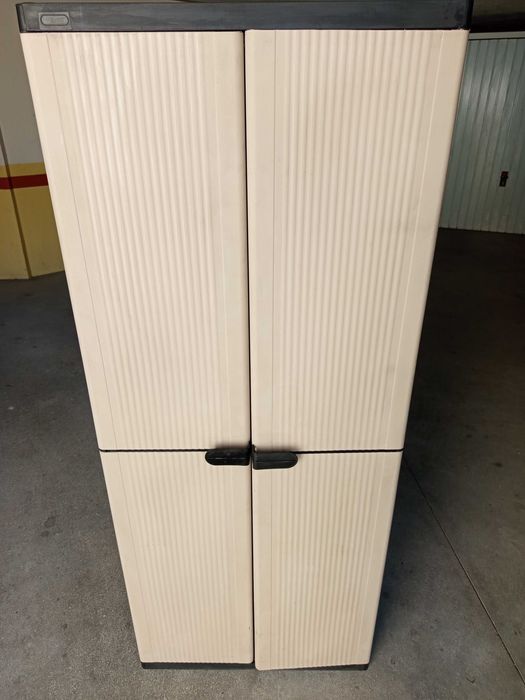 Armário de armazenamento