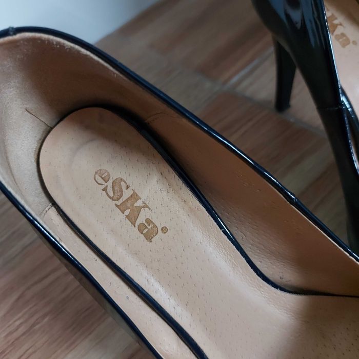 Buty szpilki skóra granatowe czółenka z połyskiem lakierki eska 38