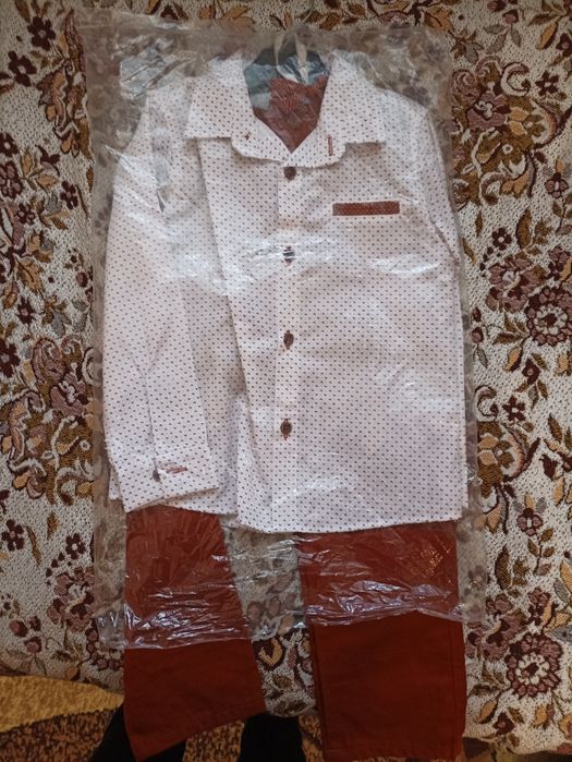 Святковий костюм на хлопчика