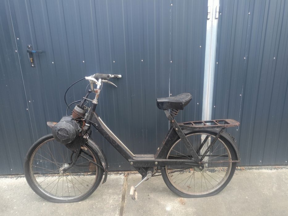 Stary rower z silnikiem PRL solex