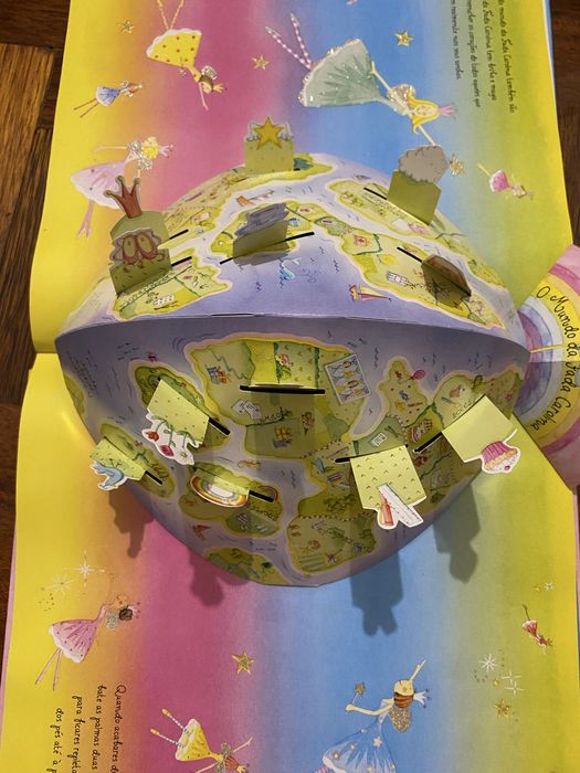 Livro “O mundo da fada Carolina “