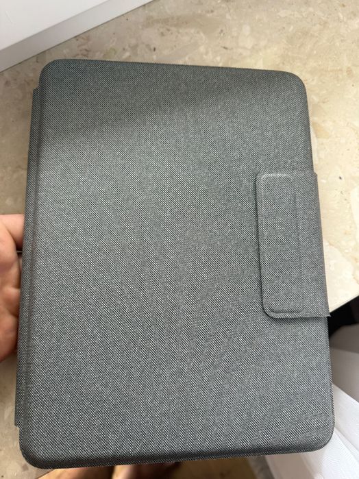 IPad Air 5 generacji Cellular 64 GB cellular klawiatura Logitech