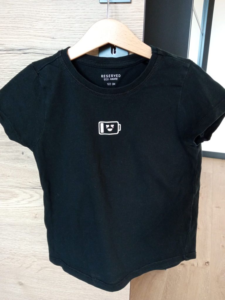 Czarny T-shirt Reserved 122