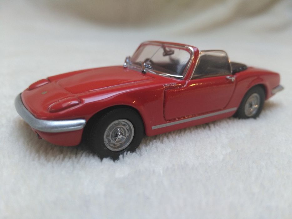 Lotus Elan 1/43 Lledo Vanguards Gold