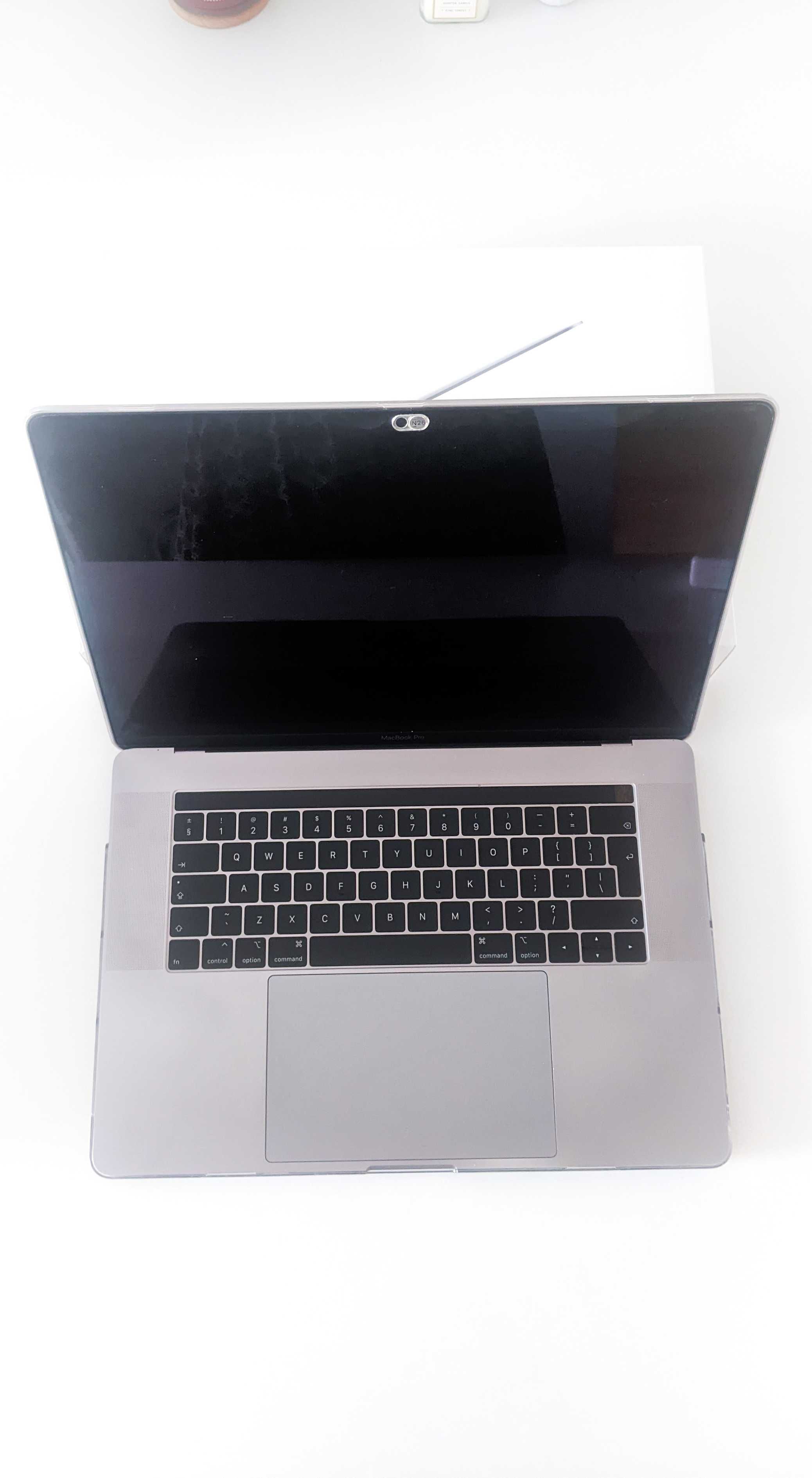 MacBook Pro 15 i7 32GB komplet + etui