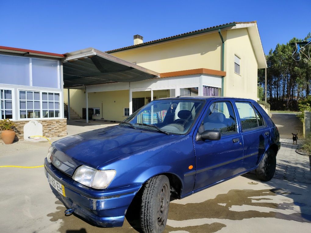 Ford Fiesta (Azul)