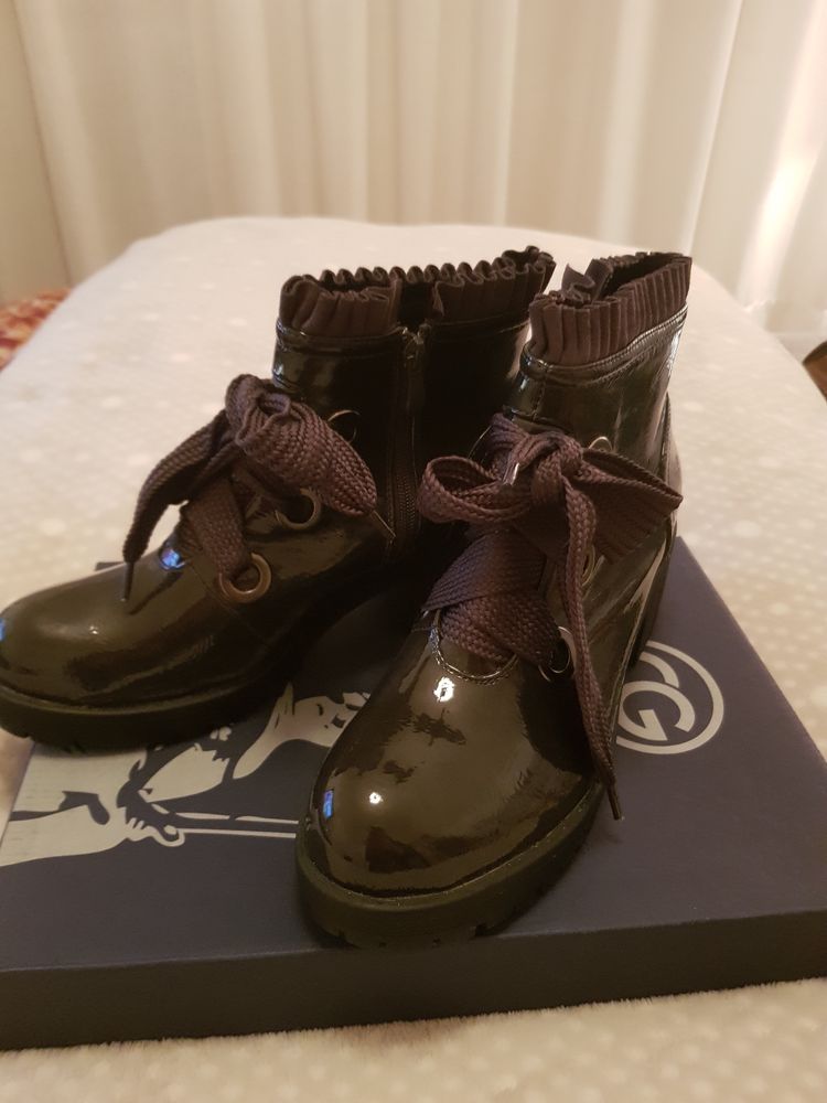 Botas cinza escuras tamanho 41