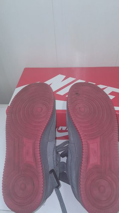 Тёплые кроссовки  Nike