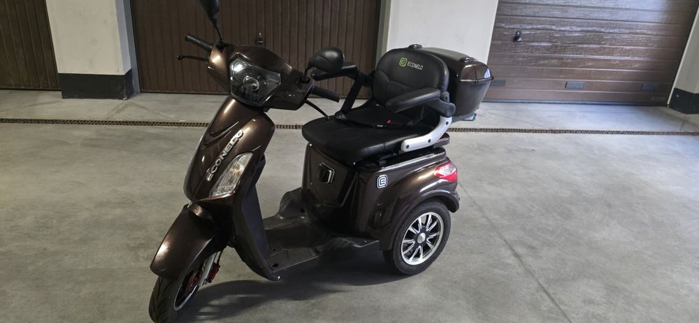 Skuter elektryczny econelo
