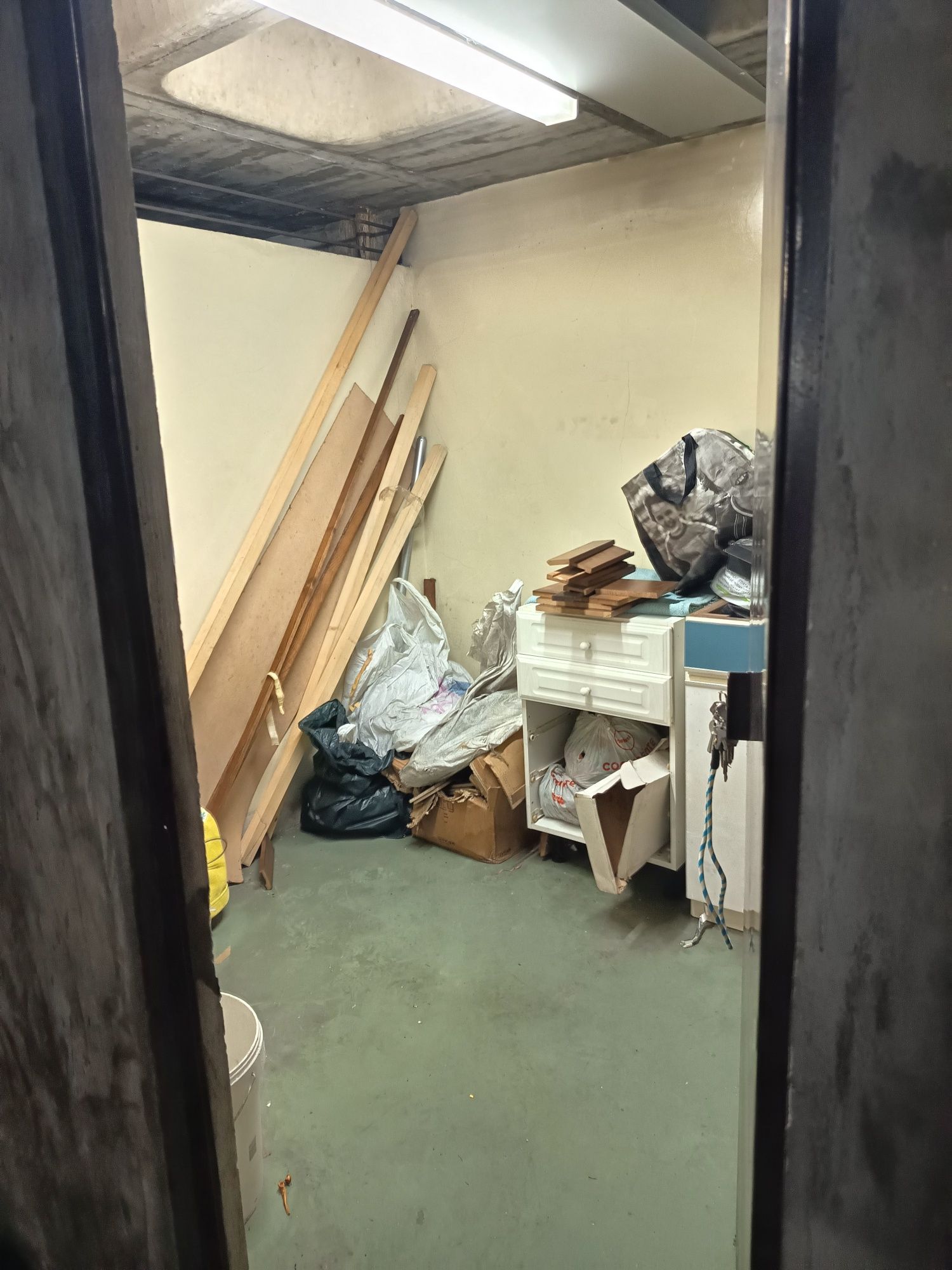 Vendo lugar de garagem para 2 carros na Rua da torrinha