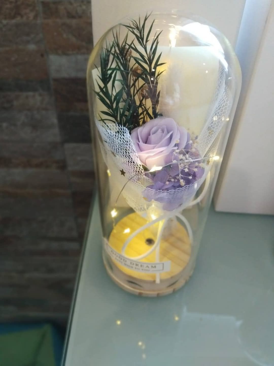 Rosas artificiais com luz