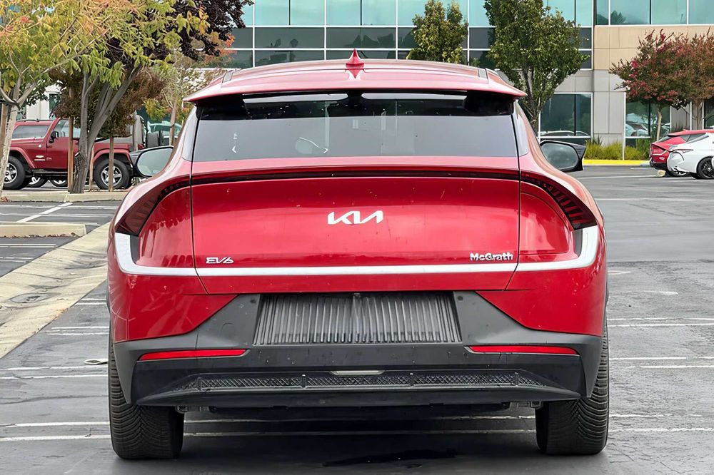 Kia EV6      2024