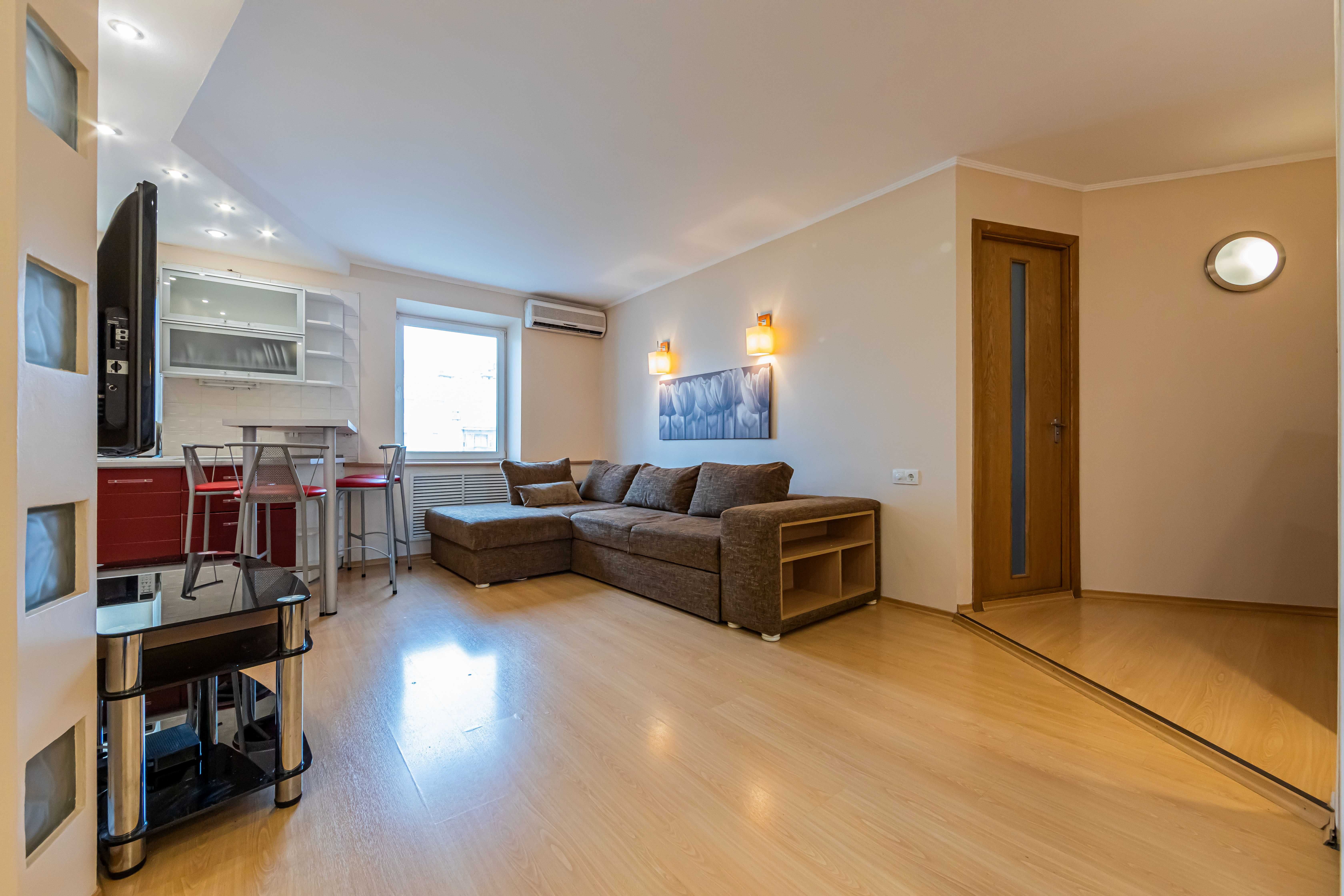 3 кімнатна студія в центрі, Коновальця, 15
