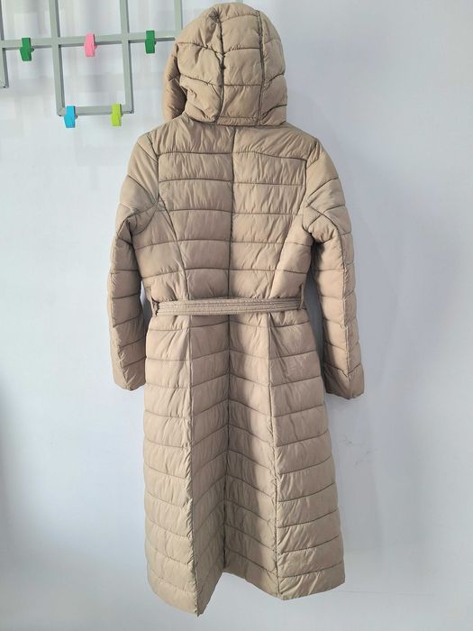 Płaszcz kurtka długi z kapturem beż beżowy pikowany Unisono rozm M 38
