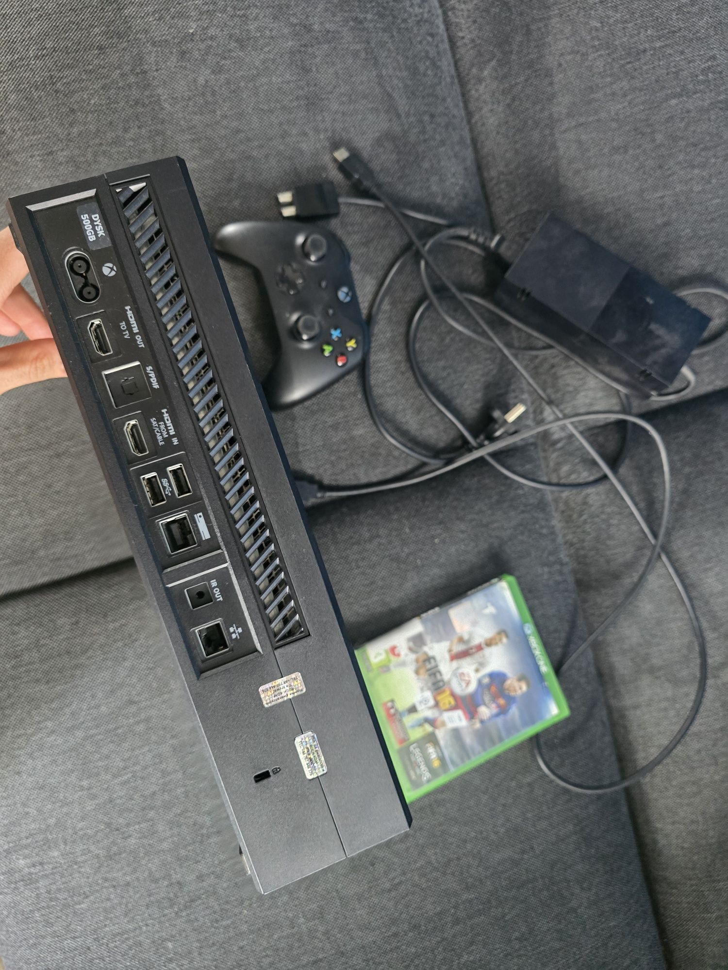 Xbox One konsola 500gb + pad official wireless + kabel hdmi