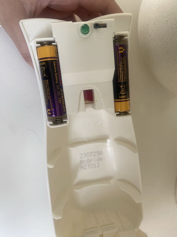 Automatyczny odświeżacz powietrza Domol Rossmann + nowy wkład zapas