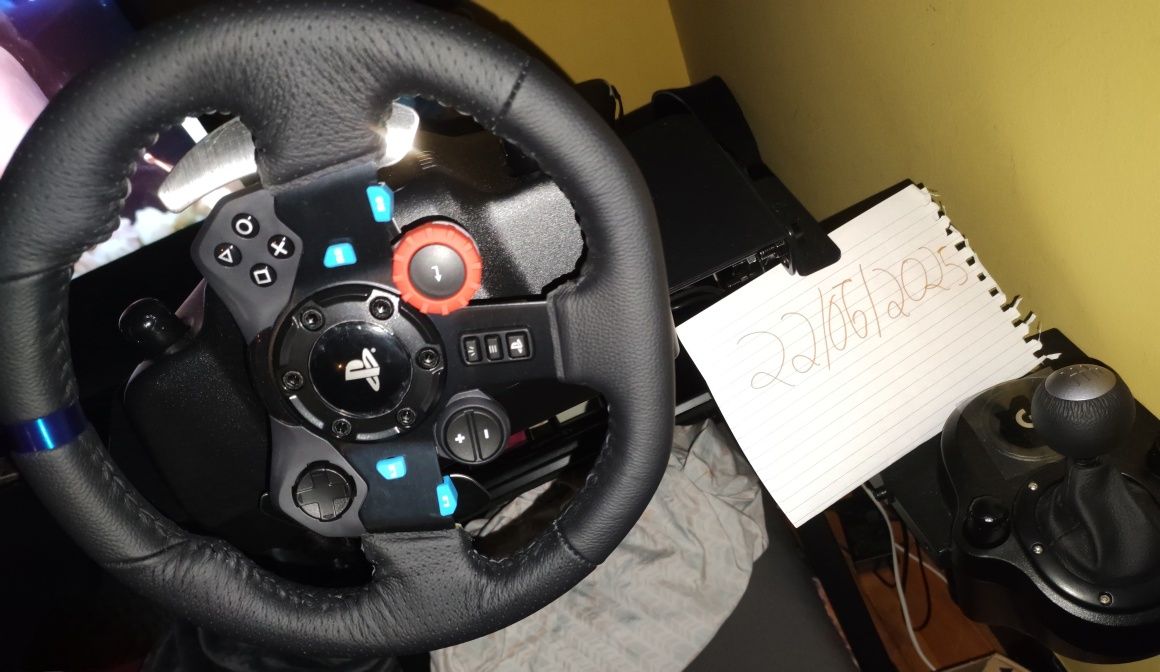 Volante Logitech G29 e suporte
